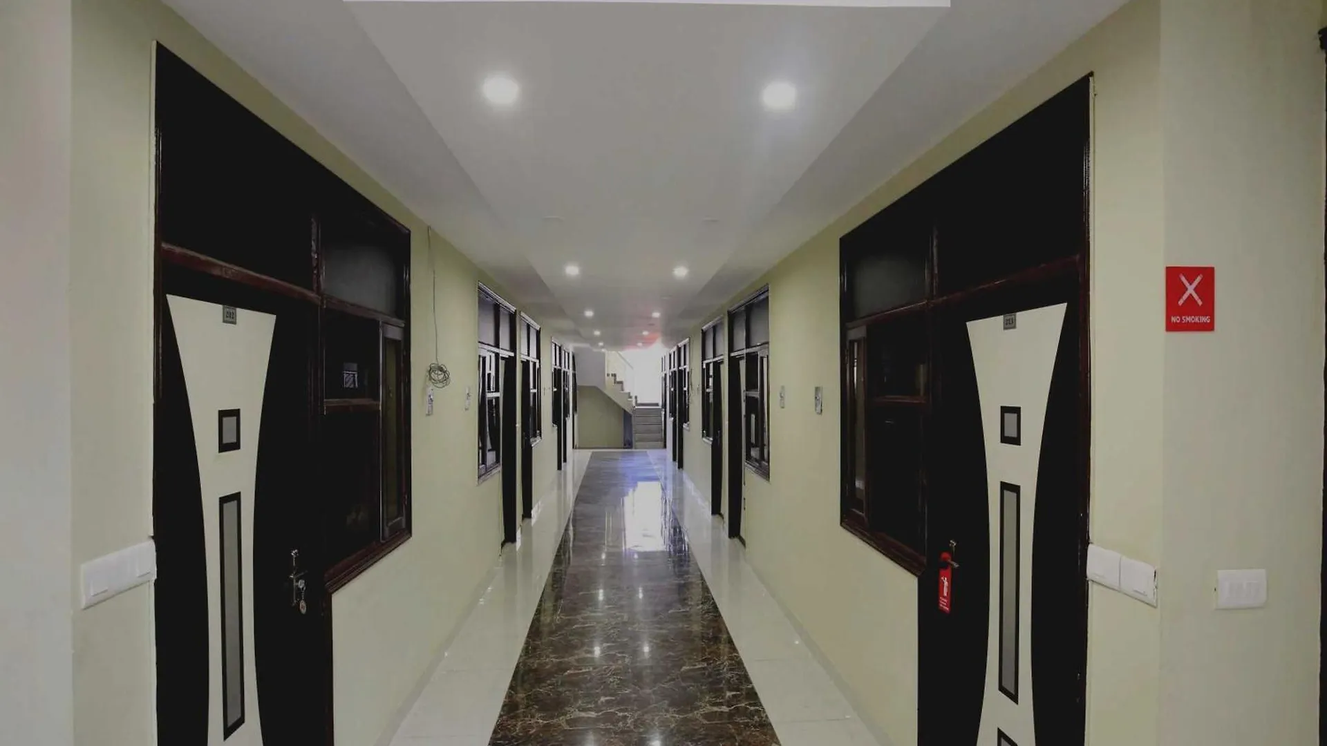 Hotel O Alpine
